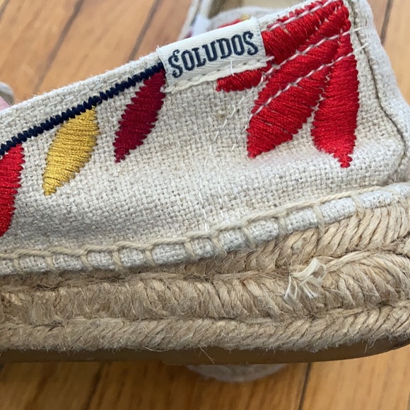Soludos Red Floral Embroidered Espadrilles Size 5 - Picture 6 of 9